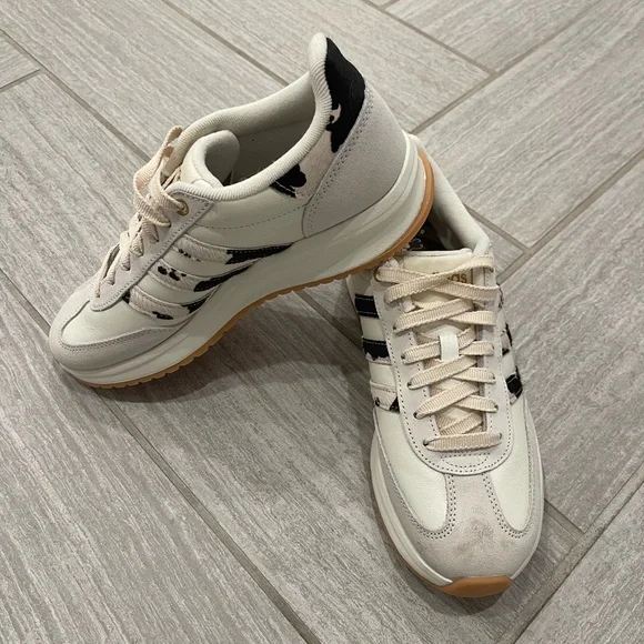 Adidas Women's Grand Court 3.0 White and Animal Print Sneakers - Picture 5 of 8